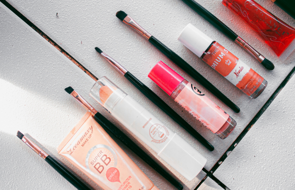 Proteggere la pelle dal freddo con una skincare invernale efficace