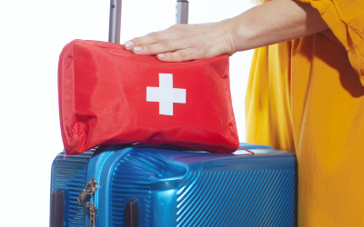 Farmacia da viaggio: cosa non deve mancare in valigia 